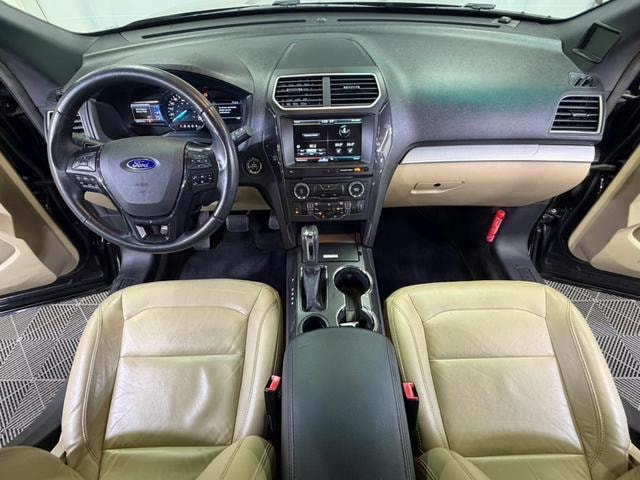 Ford EXPLORER 2015 — фото автомобиля 1