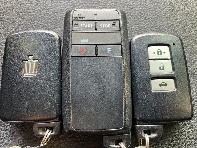 Toyota CROWN HYBRID 2014 — фото автомобиля 1