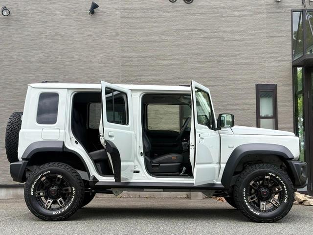 Suzuki JIMNY NOMADE 2026 — фото автомобиля 1