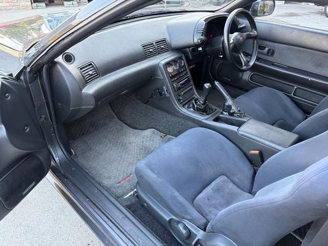 Nissan SKYLINE 1989 — фото автомобиля 1