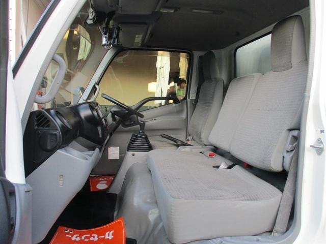 Hino DUTRO 2018 — фото автомобиля 1