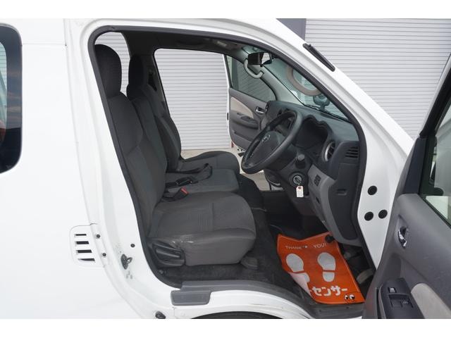 Nissan NV350CARAVAN VAN 2016 — фото автомобиля 1