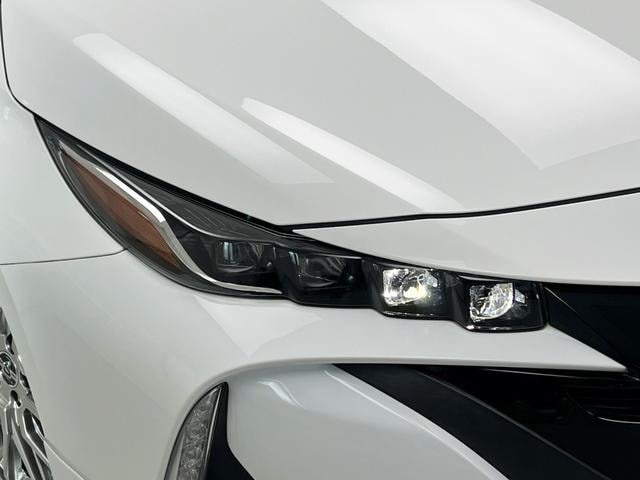 Toyota PRIUS PHV 2017 — фото автомобиля 1