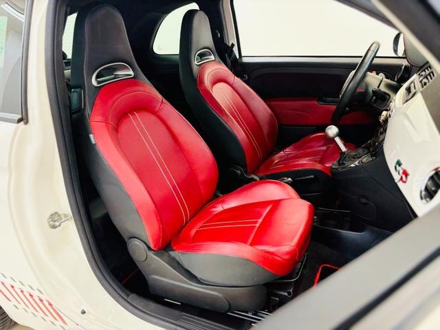 Abarth 500 2010 — фото автомобиля 1