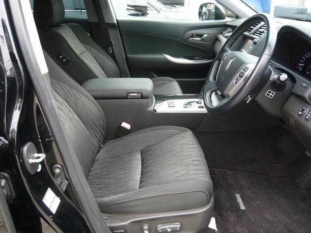 Toyota CROWN 2010 — фото автомобиля 1