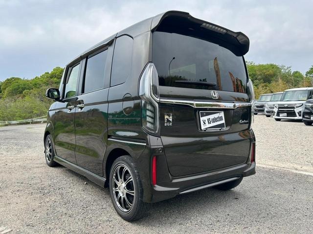 Honda N-BOX CUSTOM 2017 — фото автомобиля 1