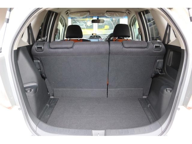 Honda FIT 2011 — фото автомобиля 1