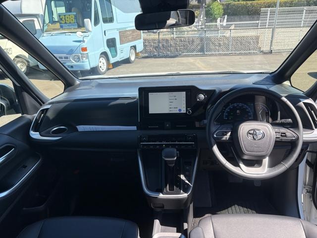 Toyota NOAH 2024 — фото автомобиля 1