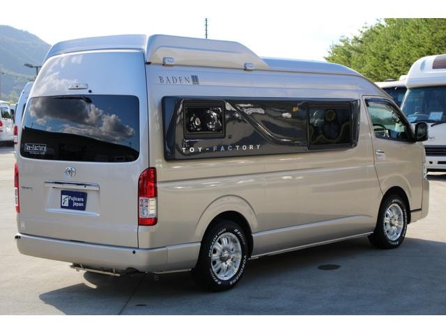 Toyota HIACE VAN 2022 — фото автомобиля 1