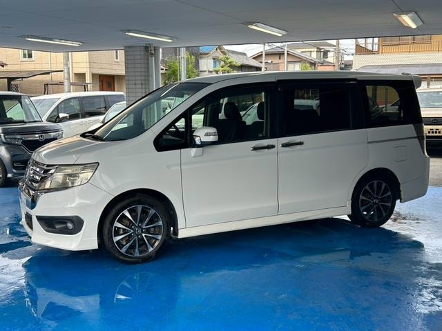 Honda STEPWAGON SPADA 2012 — фото автомобиля 1