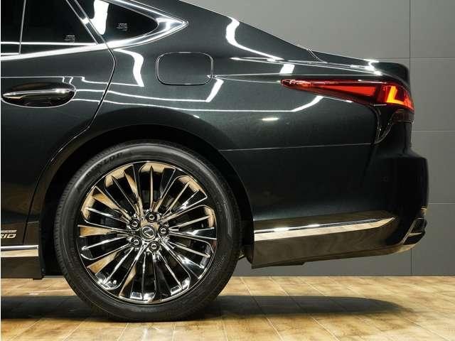 Lexus LS 2021 — фото автомобиля 1