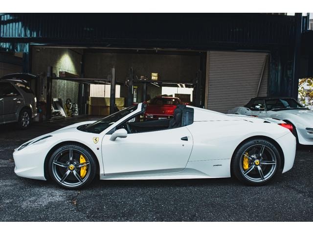 Ferrari 458 SPIDER 2014 — фото автомобиля 1