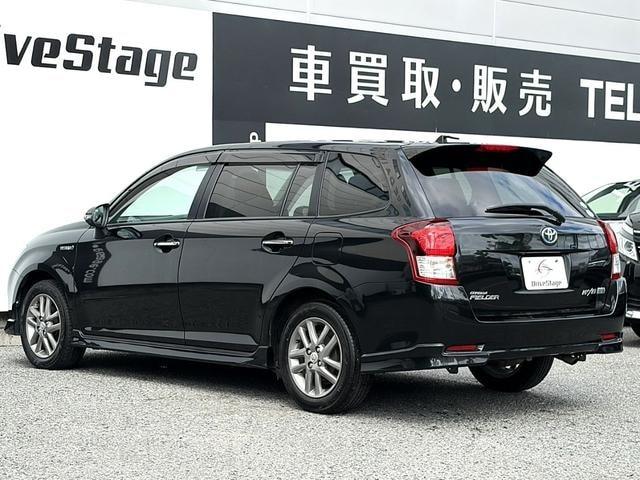 Toyota COROLLA FIELDER 2013 — фото автомобиля 1