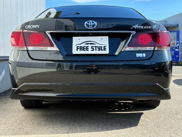 Toyota CROWN HYBRID 2016 — фото автомобиля 1