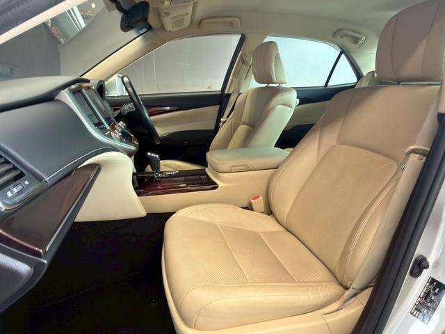 Toyota CROWN HYBRID 2013 — фото автомобиля 1