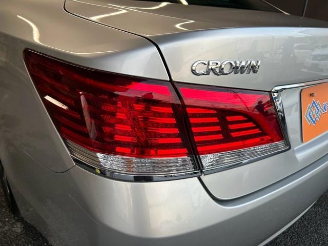 Toyota CROWN HYBRID 2013 — фото автомобиля 1