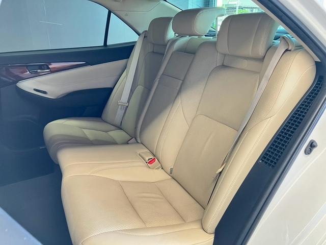 Toyota CROWN HYBRID 2013 — фото автомобиля 1