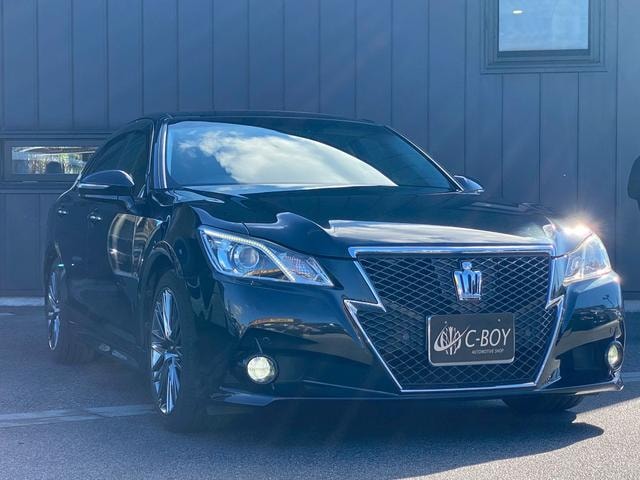Toyota CROWN 2013 — фото автомобиля 1