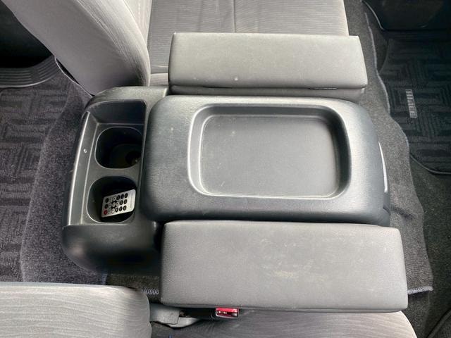 Toyota HIACE VAN 2011 — фото автомобиля 1
