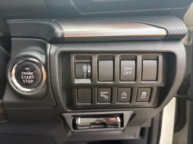 Subaru FORESTER 2018 — фото автомобиля 1