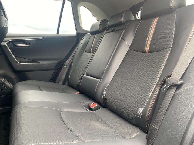 Toyota RAV4 2023 — фото автомобиля 1