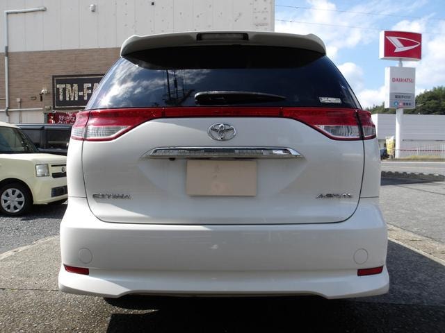 Toyota ESTIMA 2011 — фото автомобиля 1