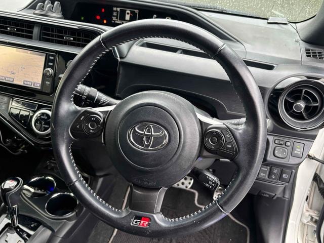 Toyota AQUA 2018 — фото автомобиля 1