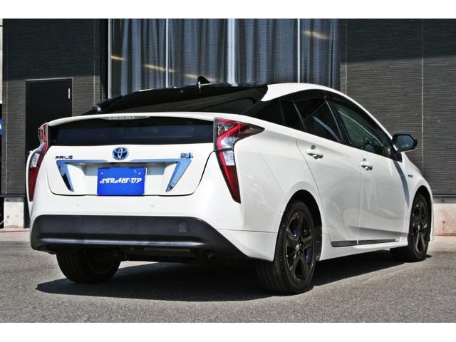 Toyota PRIUS 2018 — фото автомобиля 1