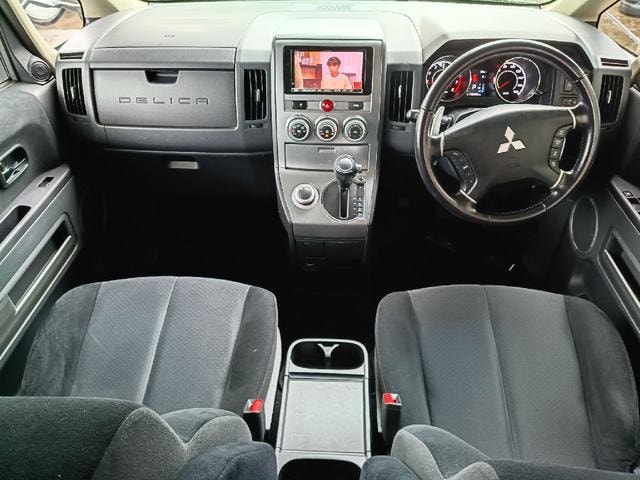Mitsubishi DELICA D:5 2009 — фото автомобиля 1