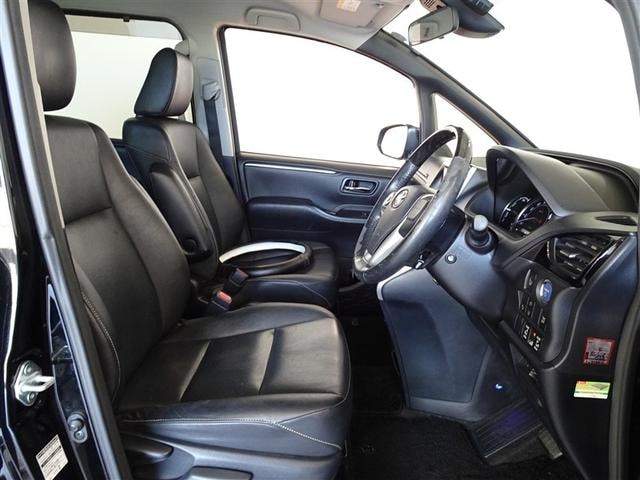 Toyota ESQUIRE 2016 — фото автомобиля 1
