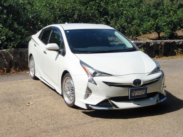 Toyota PRIUS 2016 — фото автомобиля 1