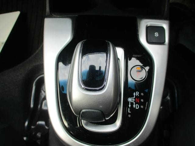 Honda FIT HYBRID 2017 — фото автомобиля 1