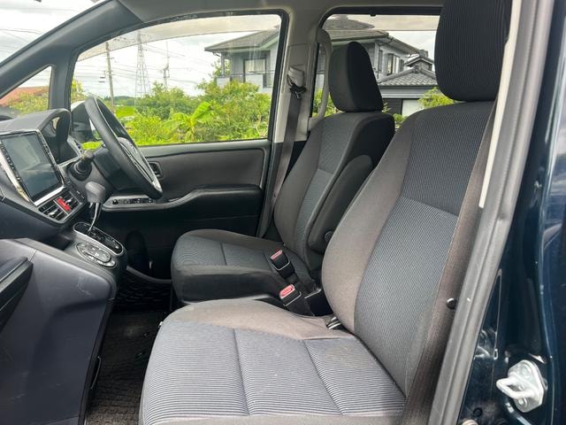 Toyota VOXY 2014 — фото автомобиля 1