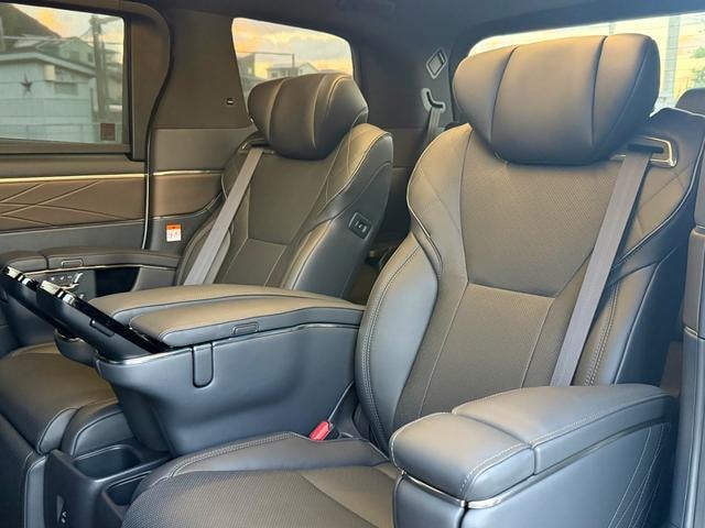 Toyota ALPHARD HYBRID 2025 — фото автомобиля 1