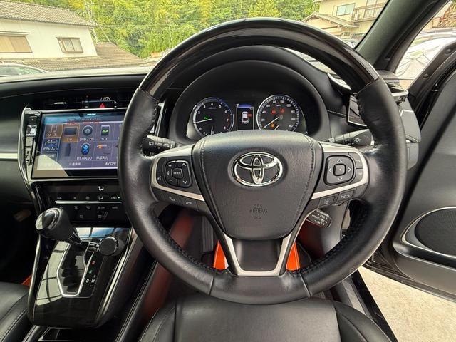 Toyota HARRIER 2018 — фото автомобиля 1