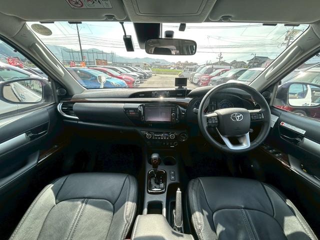 Toyota HILUX 2018 — фото автомобиля 1