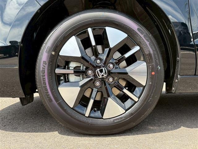 Honda STEPWAGON 2025 — фото автомобиля 1