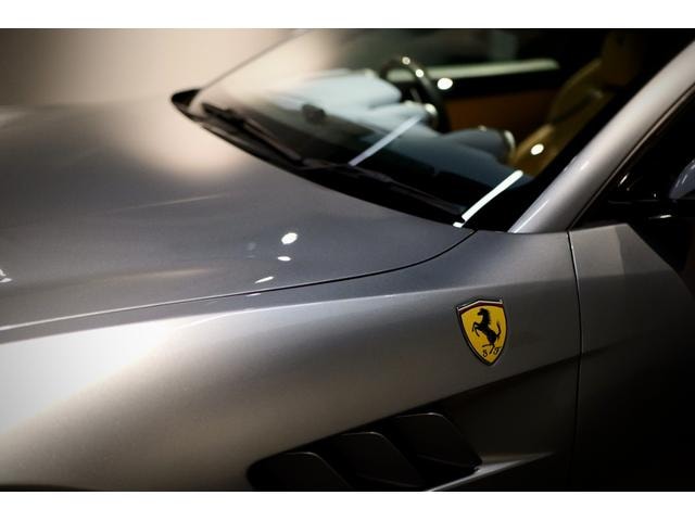 Ferrari GTC4 LUSSO 2017 — фото автомобиля 1