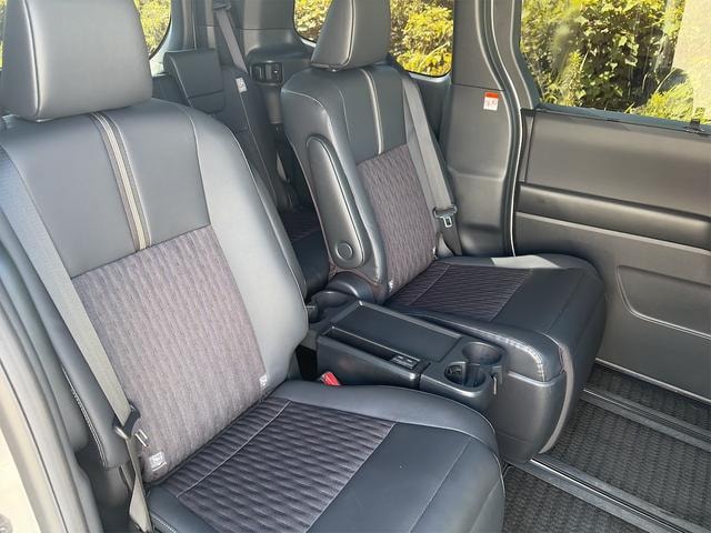 Toyota NOAH 2023 — фото автомобиля 1