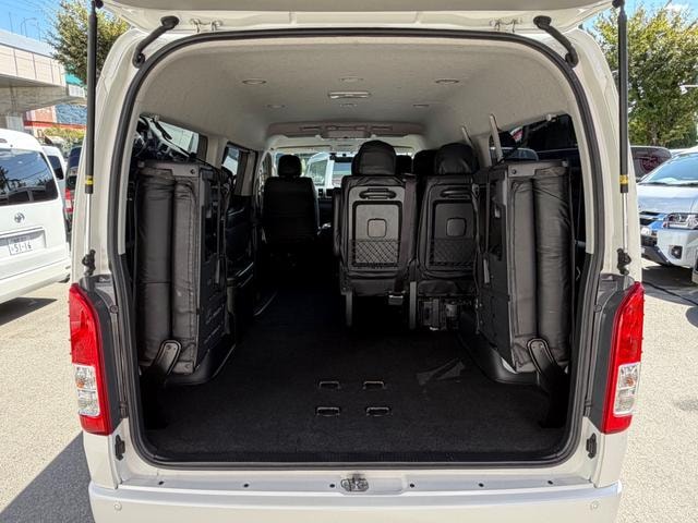Toyota HIACE WAGON 2016 — фото автомобиля 1