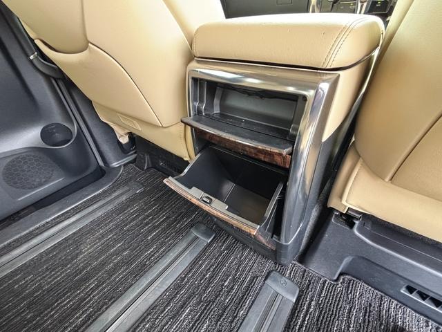 Toyota ALPHARD HYBRID 2018 — фото автомобиля 1
