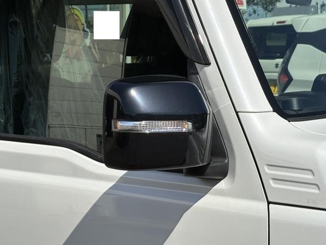 Suzuki JIMNY 2022 — фото автомобиля 1