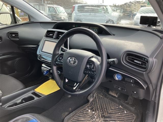 Toyota PRIUS 2019 — фото автомобиля 1