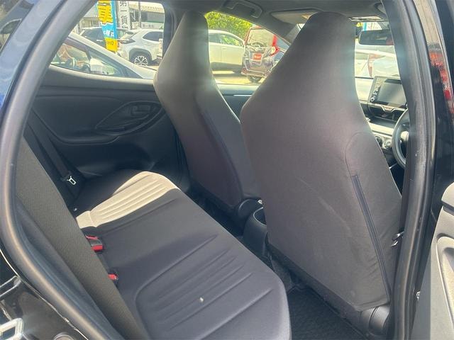 Toyota YARIS 2021 — фото автомобиля 1