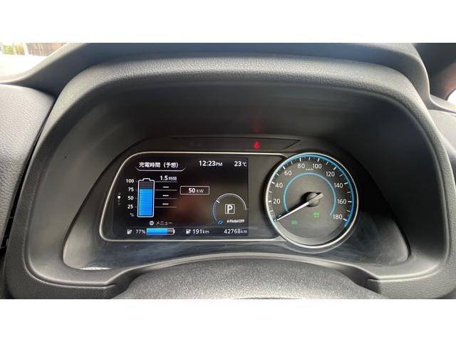Nissan LEAF 2023 — фото автомобиля 1