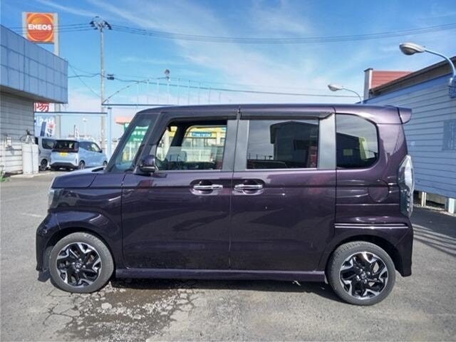 Honda N-BOX CUSTOM 2017 — фото автомобиля 1