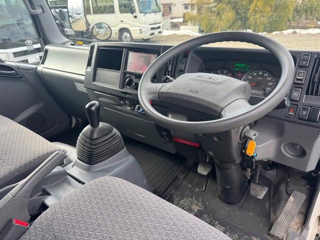 Isuzu ELF TRUCK 2020 — фото автомобиля 1