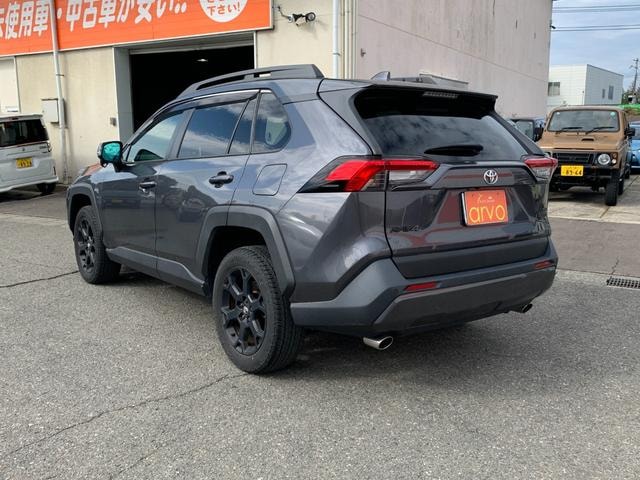 Toyota RAV4 2021 — фото автомобиля 1
