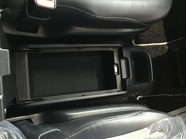 Toyota NOAH 2017 — фото автомобиля 1