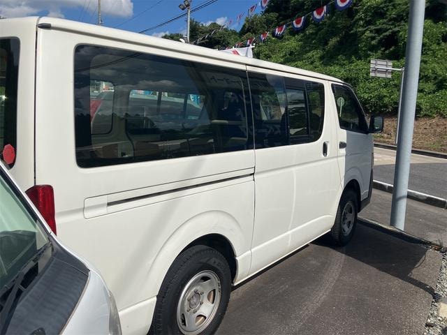 Toyota HIACE VAN 2013 — фото автомобиля 1